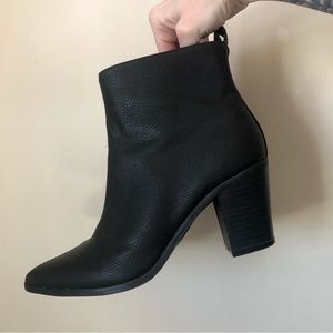 ❗️3 for $15❗️Black heeled boots